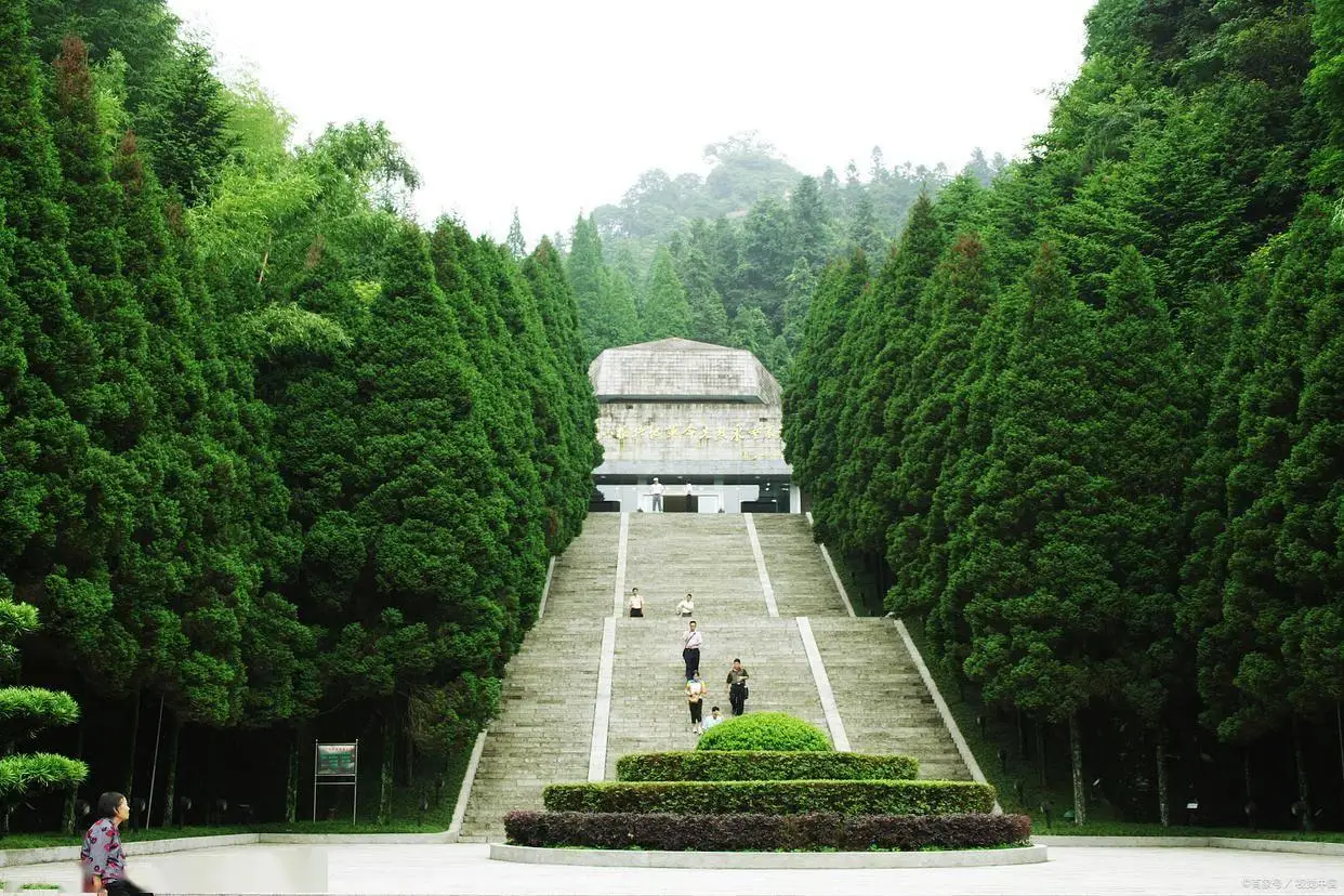 井冈山到狮慕公交车_井冈山红色旅游_井冈山自然风光