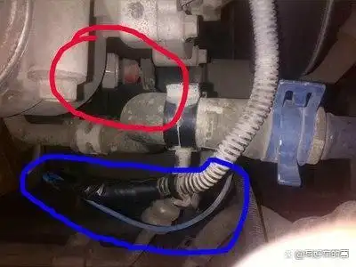 机油指示灯亮了有什么故障_汽车机油灯亮原因_机油感应塞损坏导致机油灯亮
