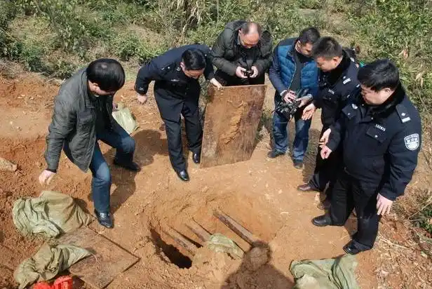 现实的盗墓凶险吗_古代中国盗墓行为不吉利_古代中国盗墓贼危险职业
