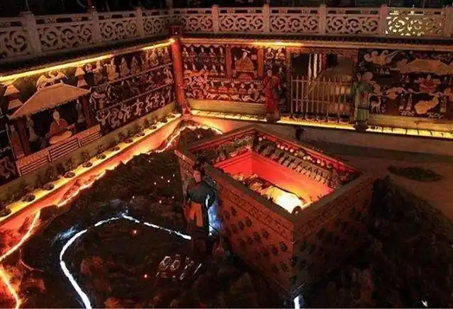 古代盗墓贼生存环境_中国古代墓穴陪葬品_现实的盗墓凶险吗