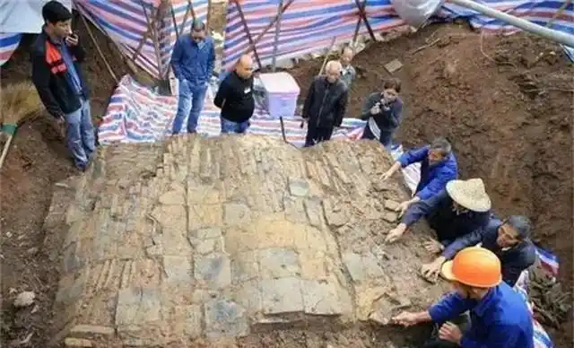 现实的盗墓凶险吗_盗墓团伙专业化发展_古代盗墓新手段