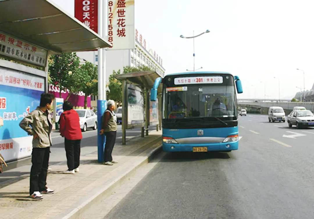 济南火车站到洪家楼的公交车_济南公交线路变迁_济南公交历史发展
