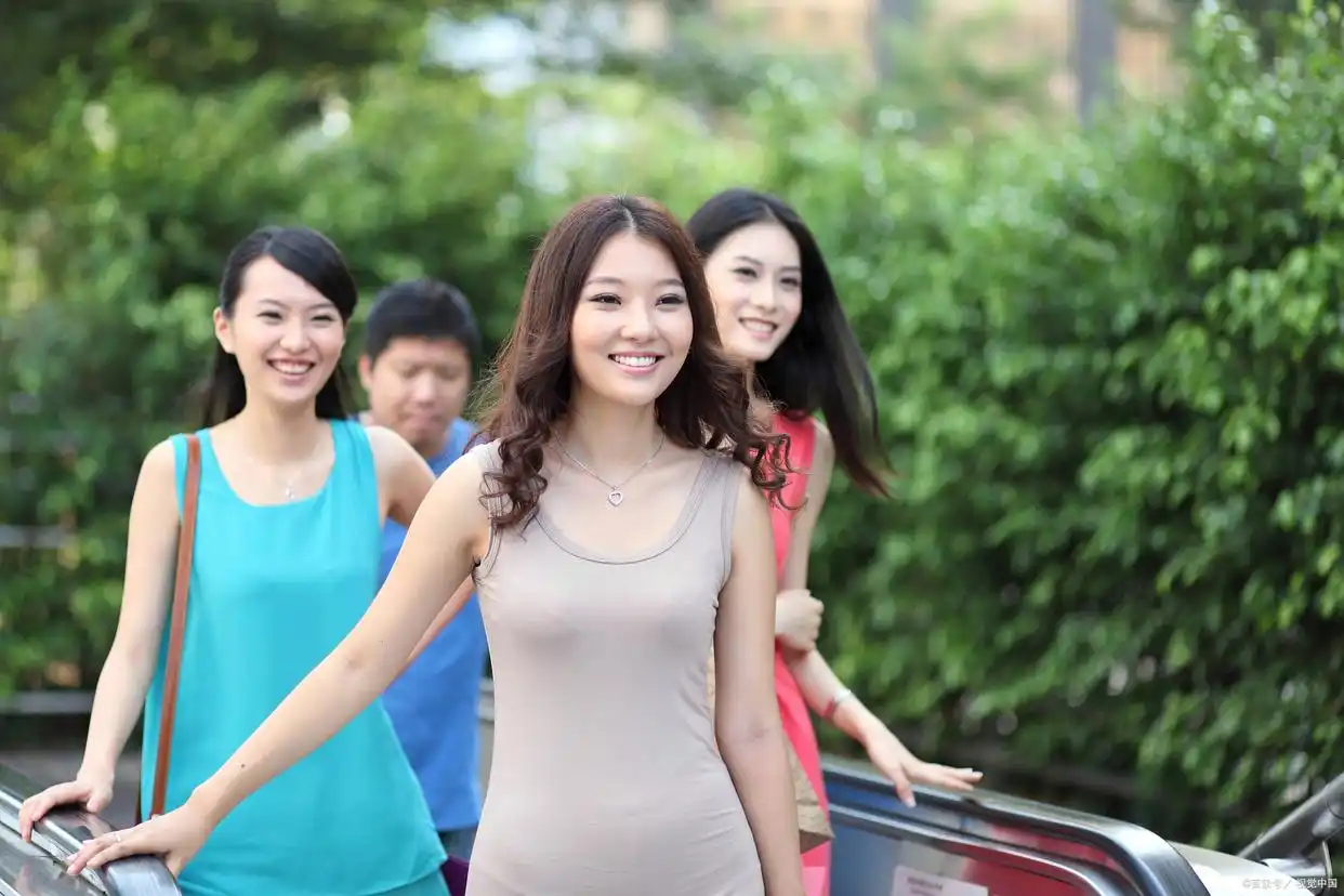 巨蟹男喜欢的女生类型_喜欢安静气质女生的星座男生有哪些_温柔体贴型女生